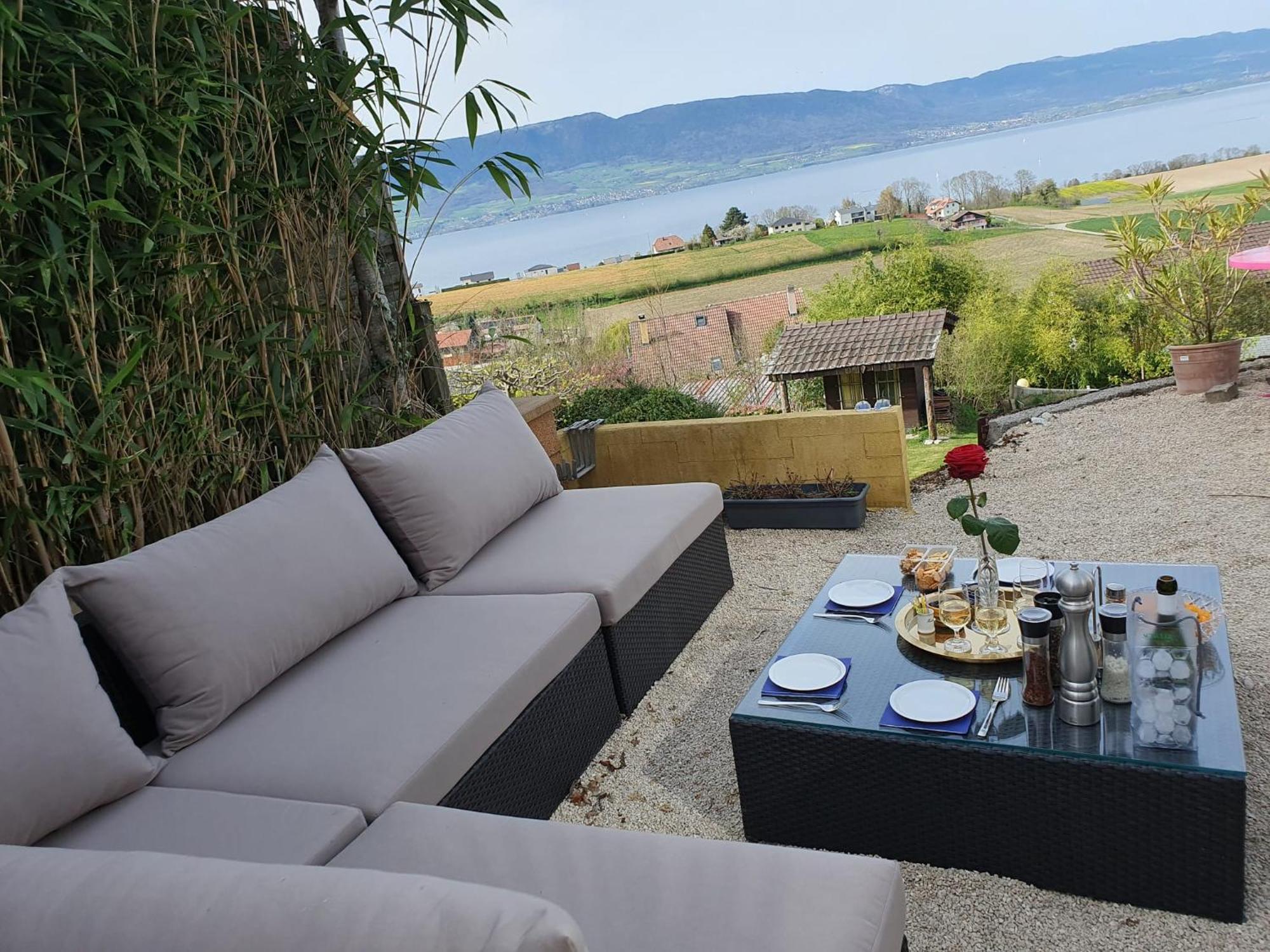 Chalet With Stunning Lake And Mountain Views Avec Une Vue A Couper Le Souffle, Une Spacieuse Terrasse Et Jardin Chatillon  Zewnętrze zdjęcie